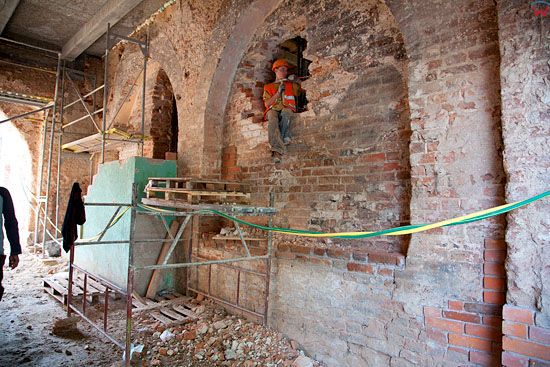 PL. warm-maz. Lidzbark Warminski. Adaptacja Przedzamcza Biskupow Warminskich na hotel. Stan z dnia 31.07.2010 r.